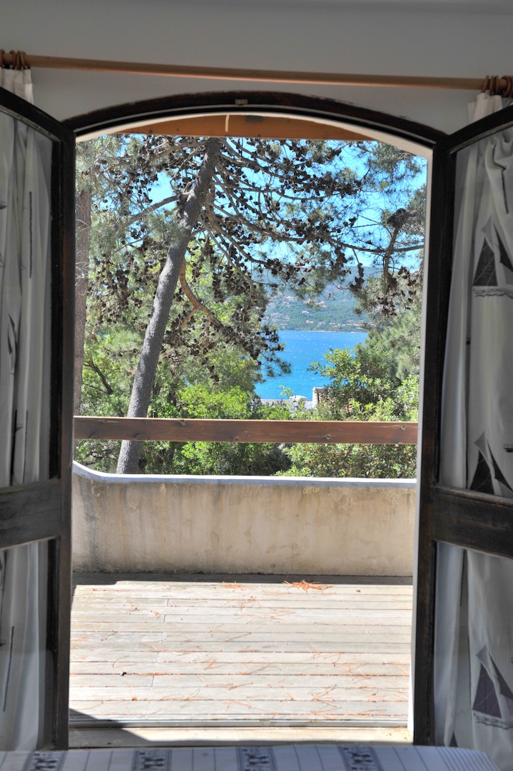 DOMAINE PRIVÉ DE CALA ROSSA, à 100m. à pied de la plage: Villa T-5 TRÉS BELLE VUE MER ET PISCINABLE. DOMAINE PRIVÉ DE CALA ROSSA, à 100m. à pied de la plage: Villa T-5 TRÉS BELLE VUE MER ET PISCINABLE.