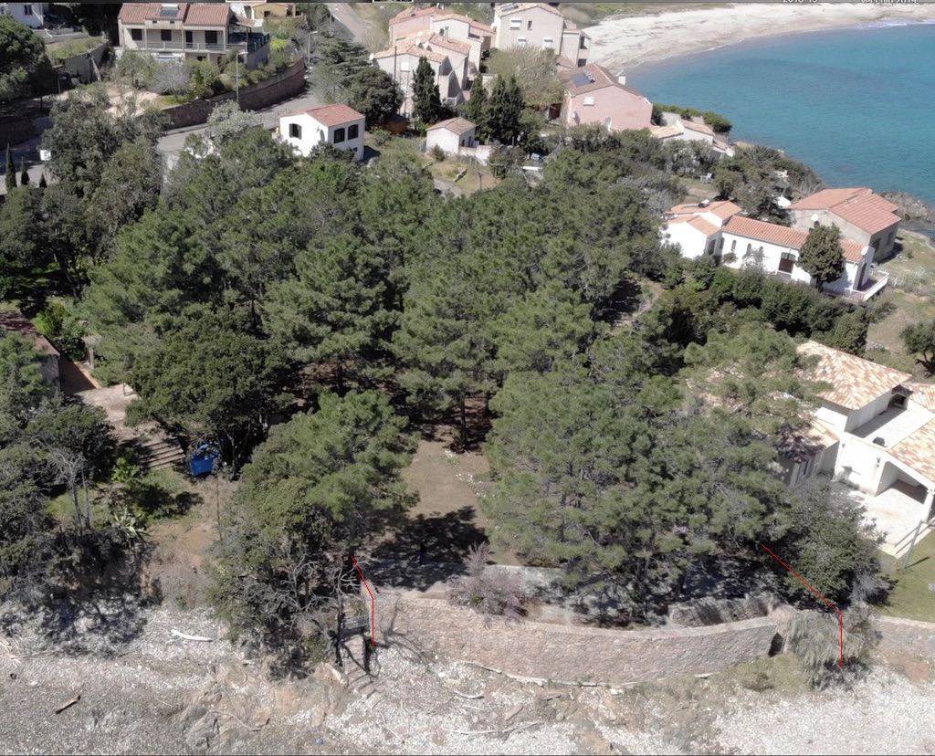 PIEDS DANS L'EAU ! Terrain à bâtir VIABILISÉ avec VUE MER PANORAMIQUE disposant d'un CABANON EXISTANT (viabilisé), Tarco. PIEDS DANS L'EAU ! Terrain à bâtir VIABILISÉ avec VUE MER PANORAMIQUE disposant d'un CABANON EXISTANT (viabilisé), Tarco.
