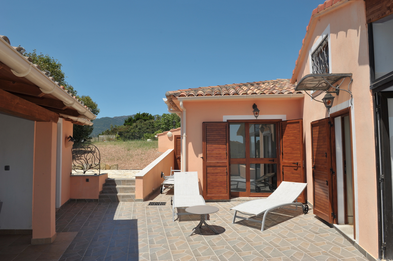 Favone: Villa T-5 VUE MER PANORAMIQUE et COMPLÈTEMENT RÉNOVÉE, à 700m. de la plage à pieds. Favone: Villa T-5 VUE MER PANORAMIQUE et COMPLÈTEMENT RÉNOVÉE, à 700m. de la plage à pieds.