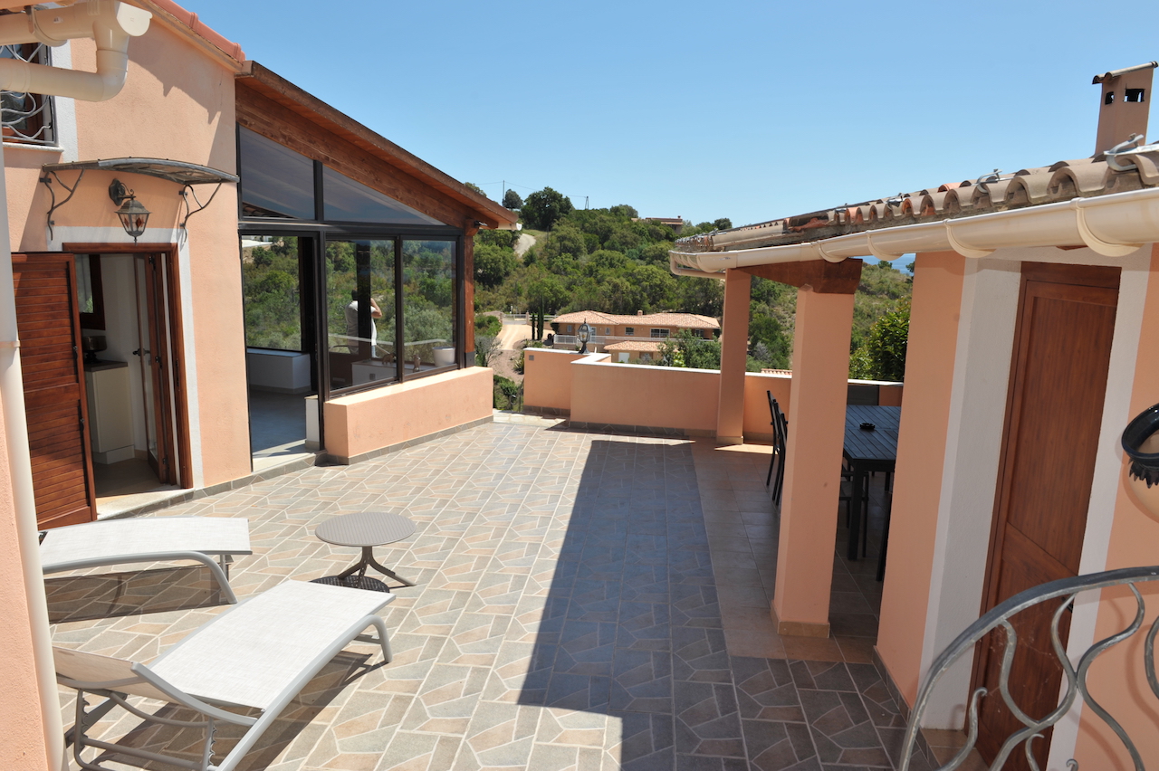 Favone: Villa T-5 VUE MER PANORAMIQUE et COMPLÈTEMENT RÉNOVÉE, à 700m. de la plage à pieds. Favone: Villa T-5 VUE MER PANORAMIQUE et COMPLÈTEMENT RÉNOVÉE, à 700m. de la plage à pieds.