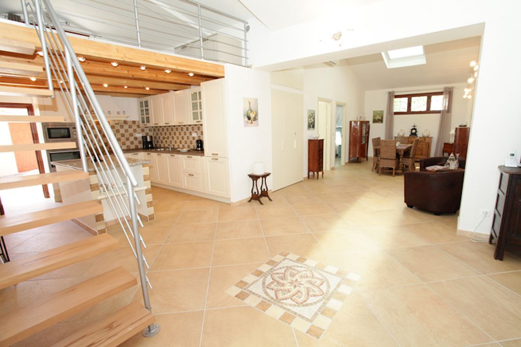 Favone: Villa T-5 VUE MER PANORAMIQUE et COMPLÈTEMENT RÉNOVÉE, à 700m. de la plage à pieds. Favone: Villa T-5 VUE MER PANORAMIQUE et COMPLÈTEMENT RÉNOVÉE, à 700m. de la plage à pieds.
