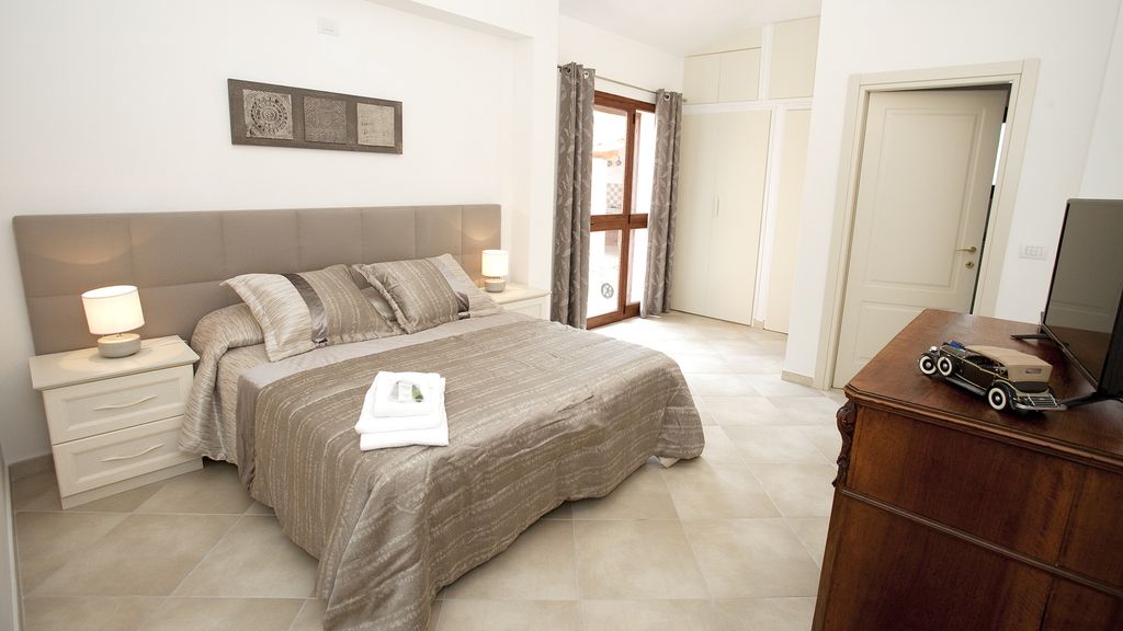 Favone: Villa T-5 VUE MER PANORAMIQUE et COMPLÈTEMENT RÉNOVÉE, à 700m. de la plage à pieds. Favone: Villa T-5 VUE MER PANORAMIQUE et COMPLÈTEMENT RÉNOVÉE, à 700m. de la plage à pieds.