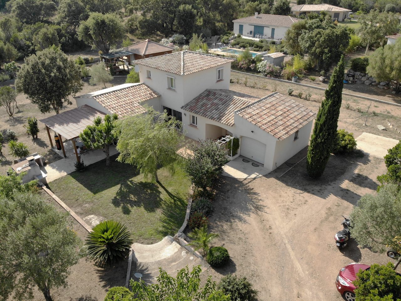 Ste Lucie de Porto-Vecchio: VILLA type 4 RÉCENTE + garage. Ste Lucie de Porto-Vecchio: VILLA type 4 RÉCENTE + garage.