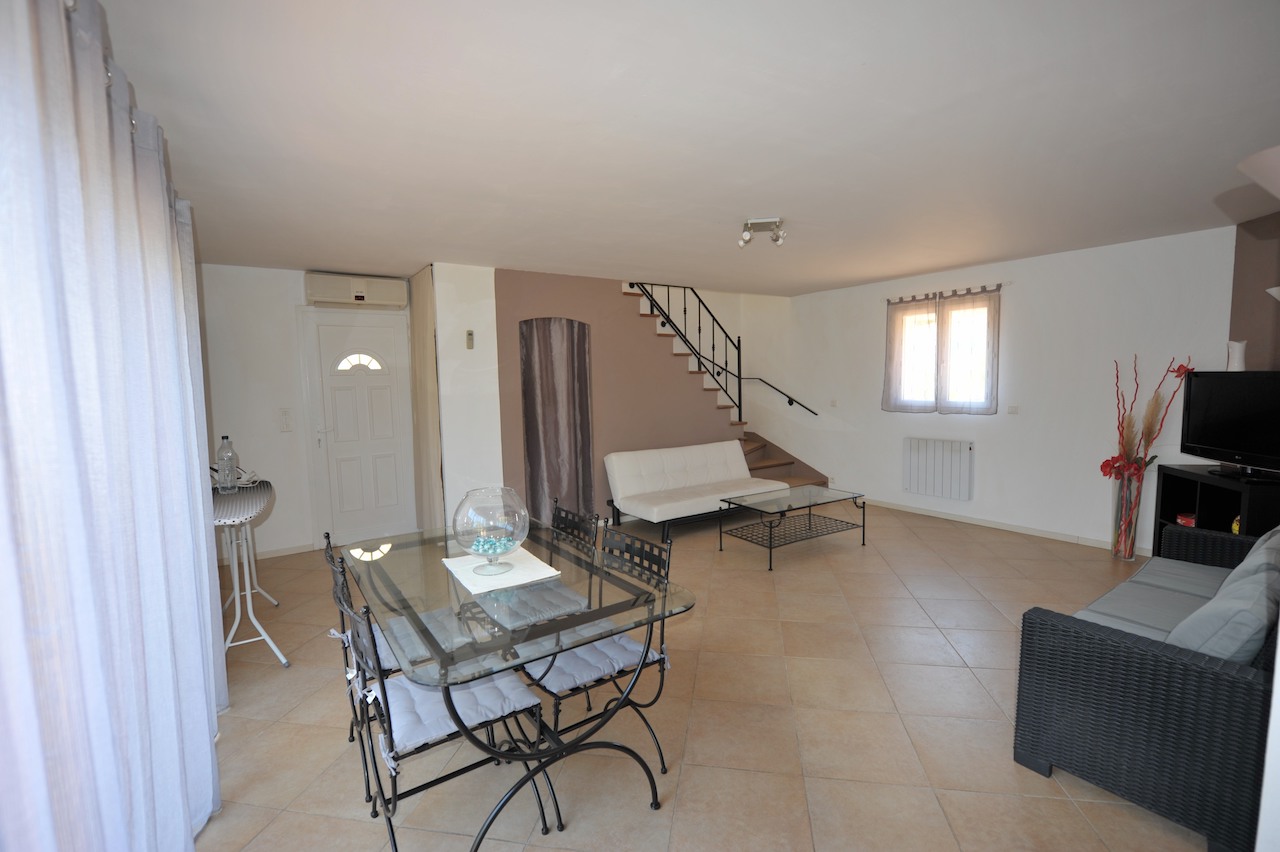 Ste Lucie de Porto-Vecchio: VILLA type 4 RÉCENTE + garage. Ste Lucie de Porto-Vecchio: VILLA type 4 RÉCENTE + garage.