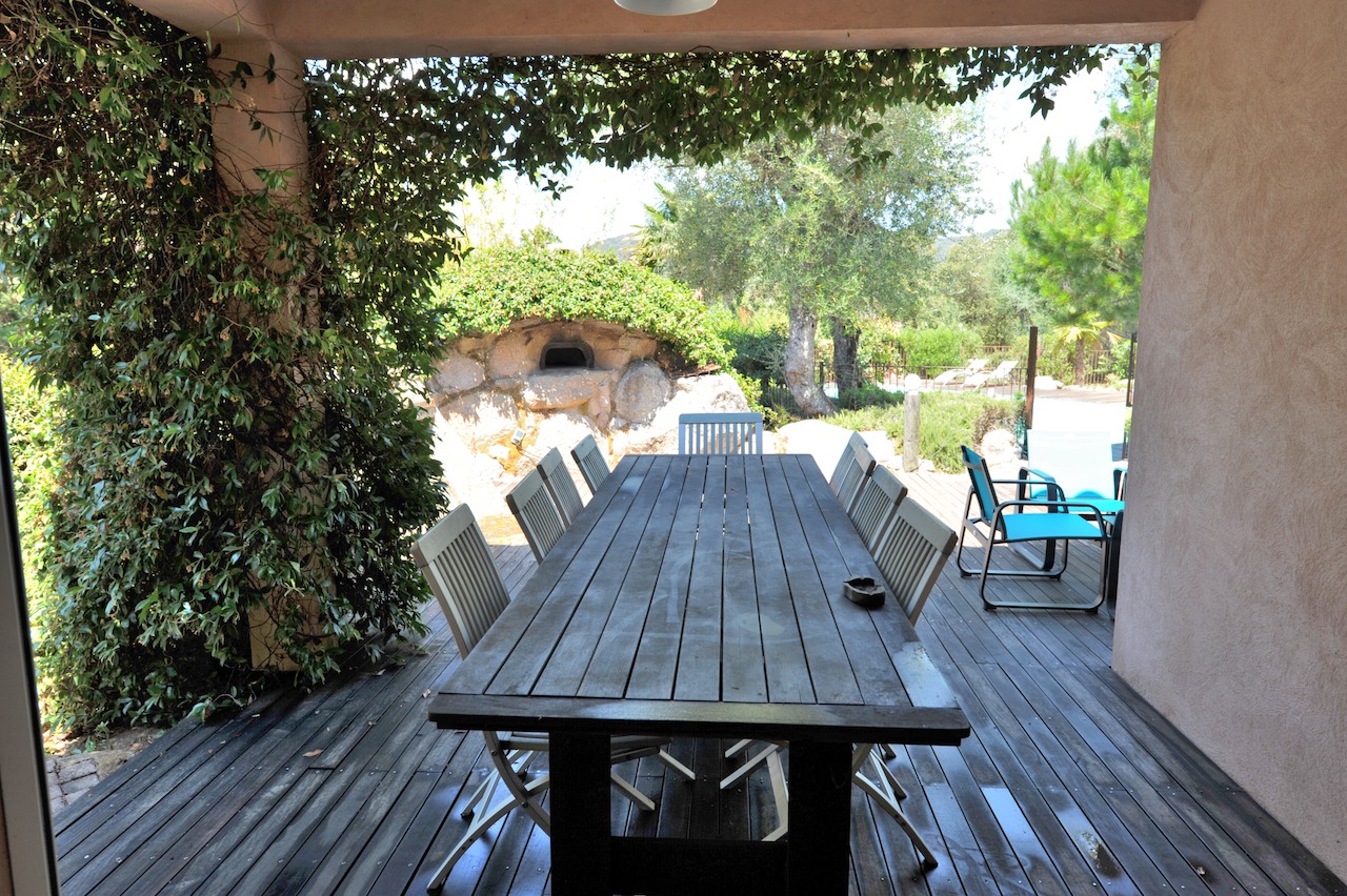 Cirindinu: VILLA type 6 avec espace PISCINE SOLARIUM. Cirindinu: VILLA type 6 avec espace PISCINE SOLARIUM.