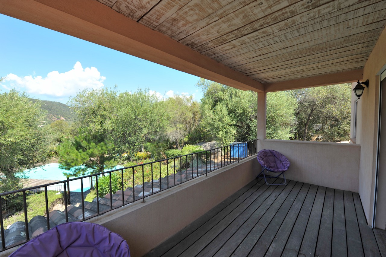 Cirindinu: VILLA type 6 avec espace PISCINE SOLARIUM. Cirindinu: VILLA type 6 avec espace PISCINE SOLARIUM.
