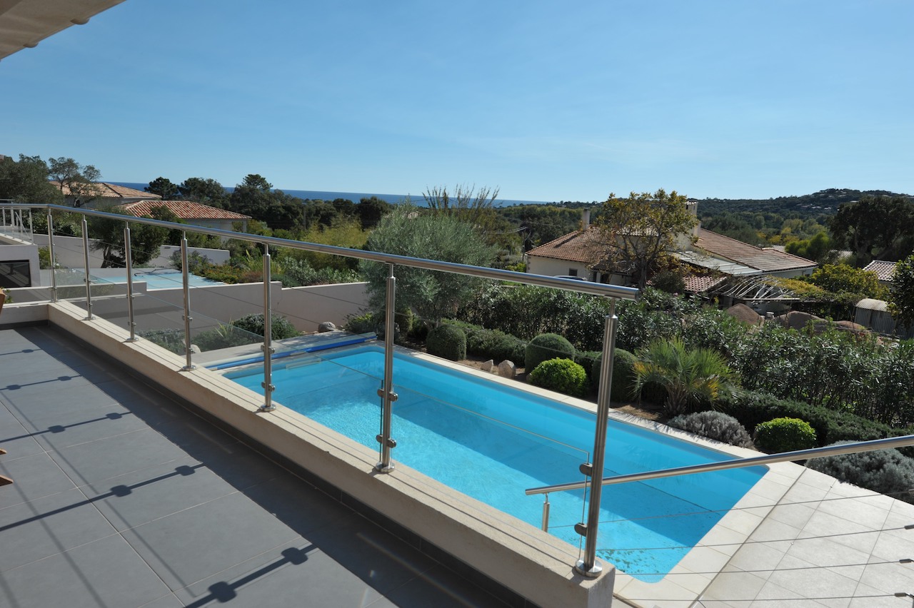 Entre Ste Lucie de Porto-Vecchio et Fautéa: VILLA T-5 VUE MER avec PISCINE. Entre Ste Lucie de Porto-Vecchio et Fautéa: VILLA T-5 VUE MER avec PISCINE.