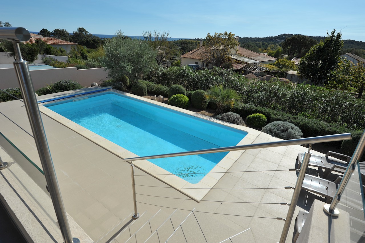 Entre Ste Lucie de Porto-Vecchio et Fautéa: VILLA T-5 VUE MER avec PISCINE. Entre Ste Lucie de Porto-Vecchio et Fautéa: VILLA T-5 VUE MER avec PISCINE.