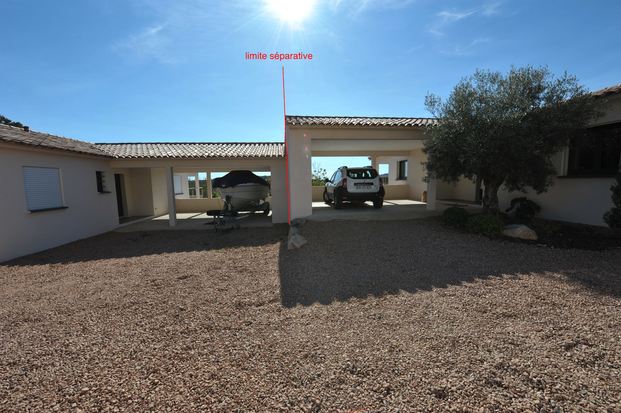 Entre Ste Lucie de Porto-Vecchio et Fautéa: VILLA T-5 VUE MER avec PISCINE. Entre Ste Lucie de Porto-Vecchio et Fautéa: VILLA T-5 VUE MER avec PISCINE.