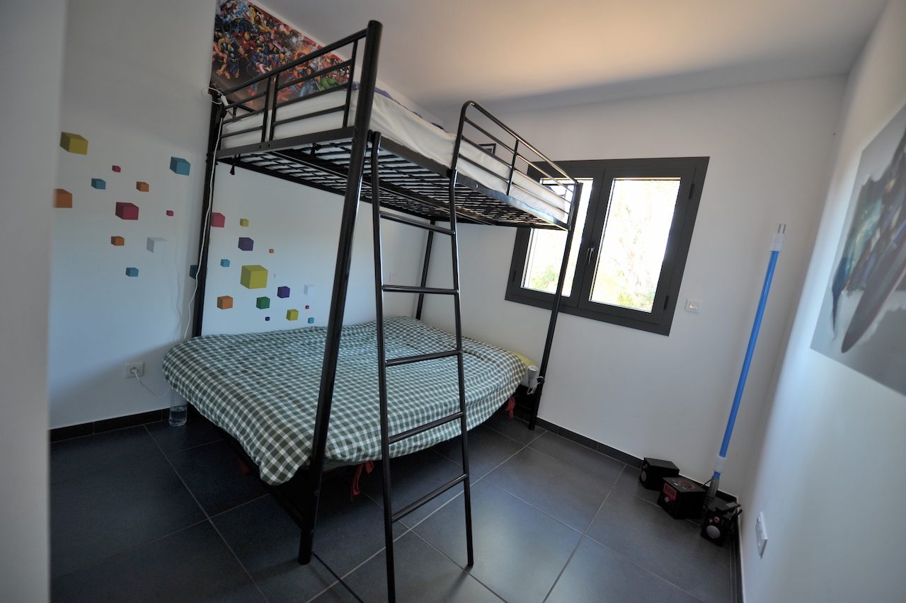 Entre Ste Lucie de Porto-Vecchio et Fautéa: VILLA T-5 VUE MER avec PISCINE. Entre Ste Lucie de Porto-Vecchio et Fautéa: VILLA T-5 VUE MER avec PISCINE.