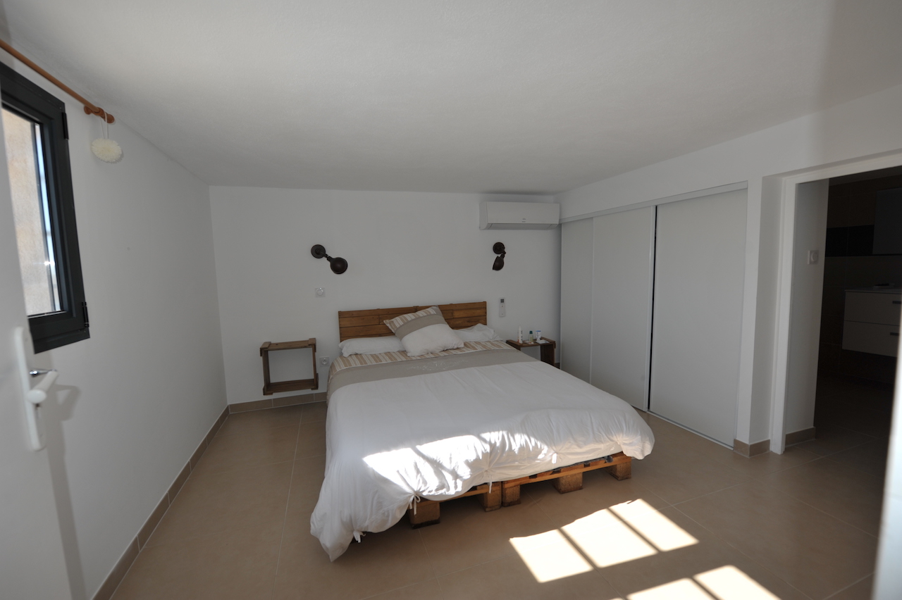 Entre Ste Lucie de Porto-Vecchio et Fautéa: VILLA T-5 VUE MER avec PISCINE. Entre Ste Lucie de Porto-Vecchio et Fautéa: VILLA T-5 VUE MER avec PISCINE.
