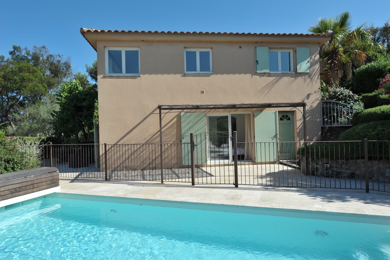 Entre St Cyprien et Pinarello, Villa T-5 VUE MER avec PISCINE et POOL-HOUSE.