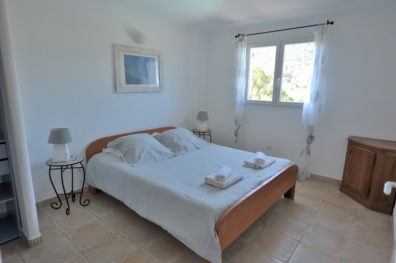 Entre St Cyprien et Pinarello, Villa T-5 VUE MER avec PISCINE et POOL-HOUSE. Entre St Cyprien et Pinarello, Villa T-5 VUE MER avec PISCINE et POOL-HOUSE.