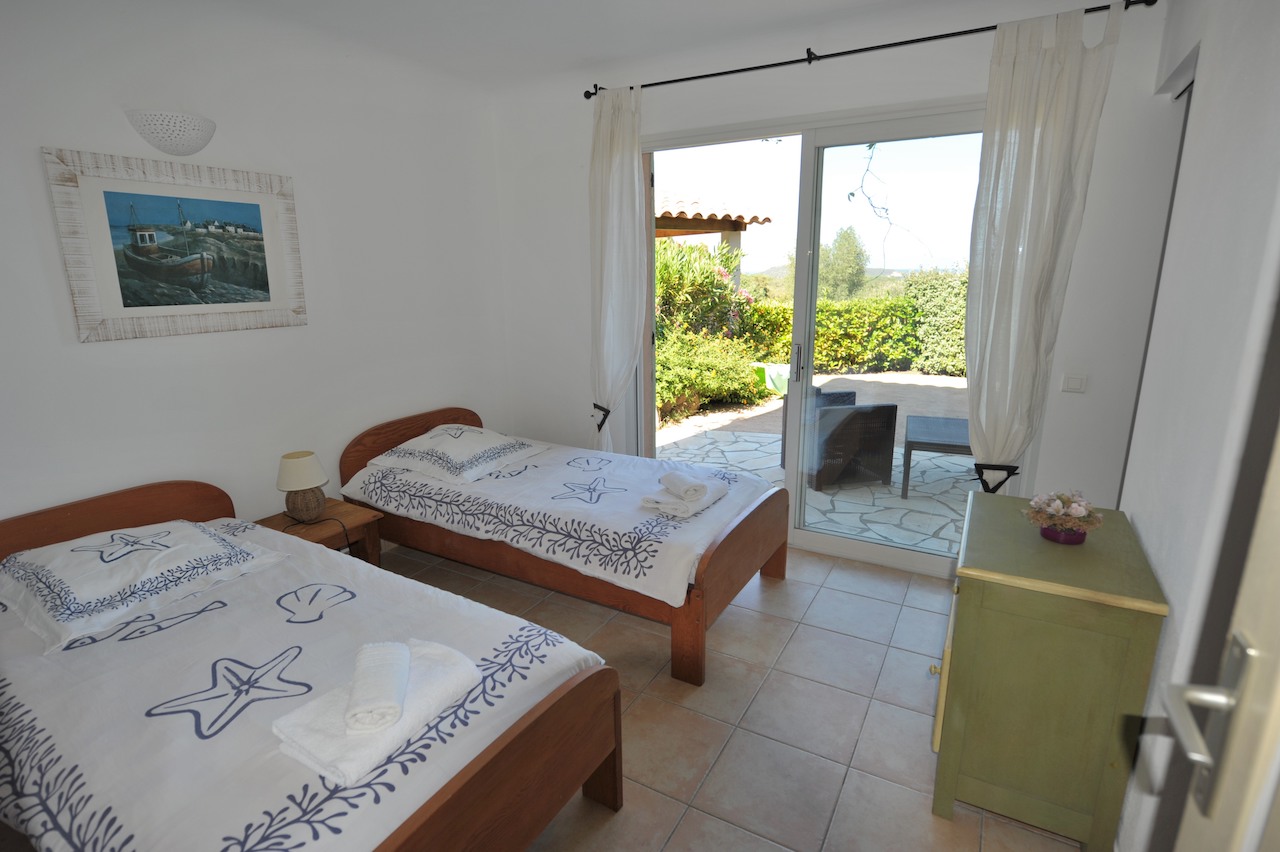 Entre St Cyprien et Pinarello, Villa T-5 VUE MER avec PISCINE et POOL-HOUSE. Entre St Cyprien et Pinarello, Villa T-5 VUE MER avec PISCINE et POOL-HOUSE.