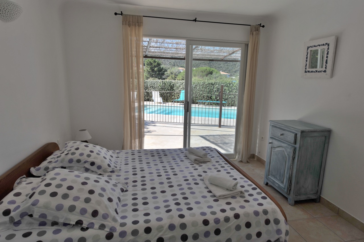 Entre St Cyprien et Pinarello, Villa T-5 VUE MER avec PISCINE et POOL-HOUSE. Entre St Cyprien et Pinarello, Villa T-5 VUE MER avec PISCINE et POOL-HOUSE.