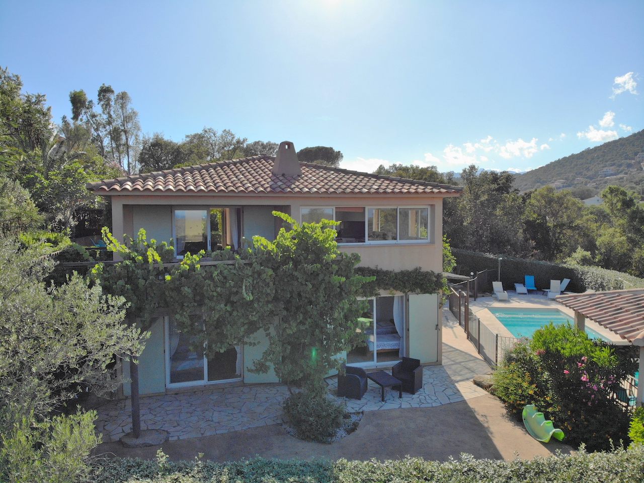 Entre St Cyprien et Pinarello, Villa T-5 VUE MER avec PISCINE et POOL-HOUSE.