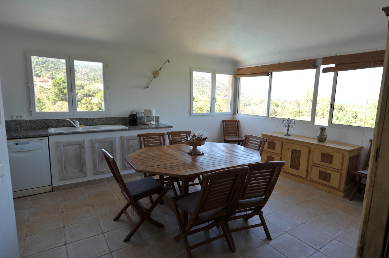 Entre St Cyprien et Pinarello, Villa T-5 VUE MER avec PISCINE et POOL-HOUSE. Entre St Cyprien et Pinarello, Villa T-5 VUE MER avec PISCINE et POOL-HOUSE.