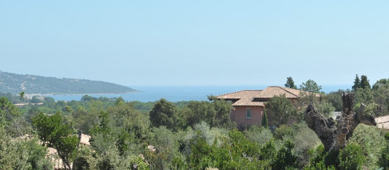 Pinarello, à 750 m. de la PLAGE A PIEDS et bénéficiant d'une SUPERBE VUE MER: VILLA NEUVE T-4 en PIERRE ET BOIS avec PISCINE. Pinarello, à 750 m. de la PLAGE A PIEDS et bénéficiant d'une SUPERBE VUE MER: VILLA NEUVE T-4 en PIERRE ET BOIS avec PISCINE.