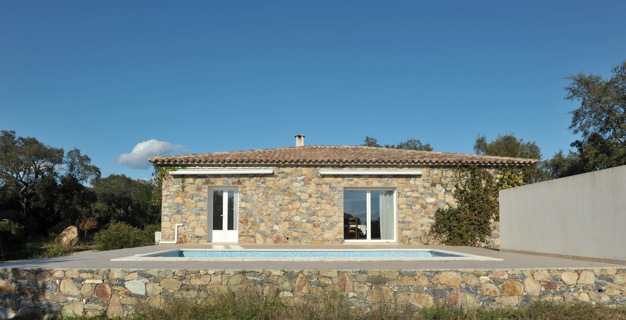 Aghione (secteur Ghisonaccia/Aléria): MAISON EN PIERRE T-5 avec PISCINE dans PROPRIÉTÉ DE 4 HECTARES. Aghione (secteur Ghisonaccia/Aléria): MAISON EN PIERRE T-5 avec PISCINE dans PROPRIÉTÉ DE 4 HECTARES.