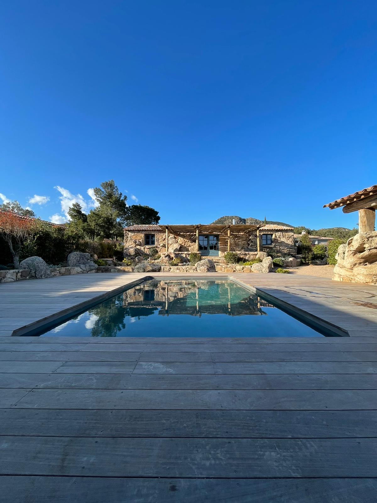 Ste Lucie de porto-Vecchio, à 2 min. de la plage de Fautéa: BERGERIE T-3 avec PISCINE ET CUISINE D'ÉTÉ. Ste Lucie de porto-Vecchio, à 2 min. de la plage de Fautéa: BERGERIE T-3 avec PISCINE ET CUISINE D'ÉTÉ.