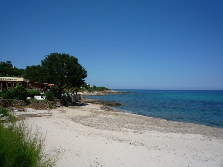plage de Tarco à moins de 300 m. plage de Tarco à moins de 300 m.