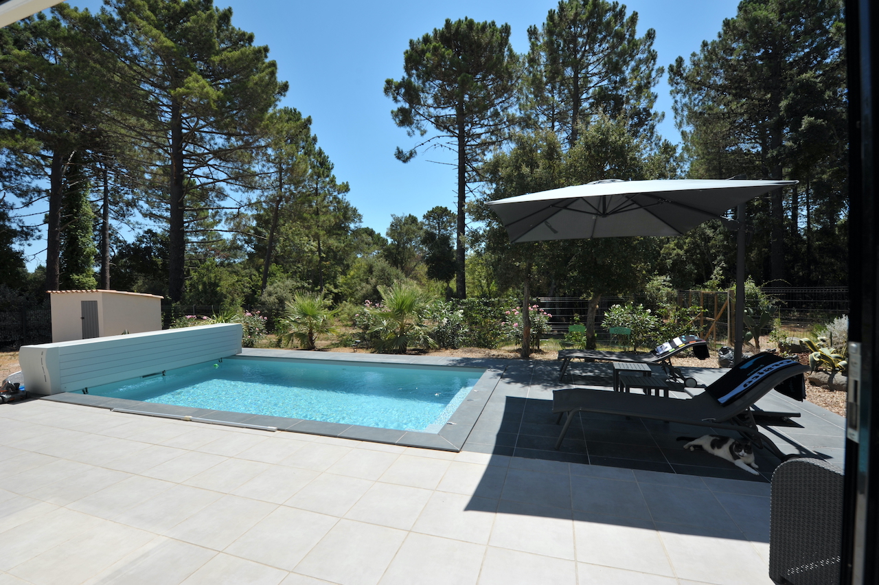 Périphérie de Porto-Vecchio, Villa T-4 RÉCENTE avec PISCINE. Périphérie de Porto-Vecchio, Villa T-4 RÉCENTE avec PISCINE.
