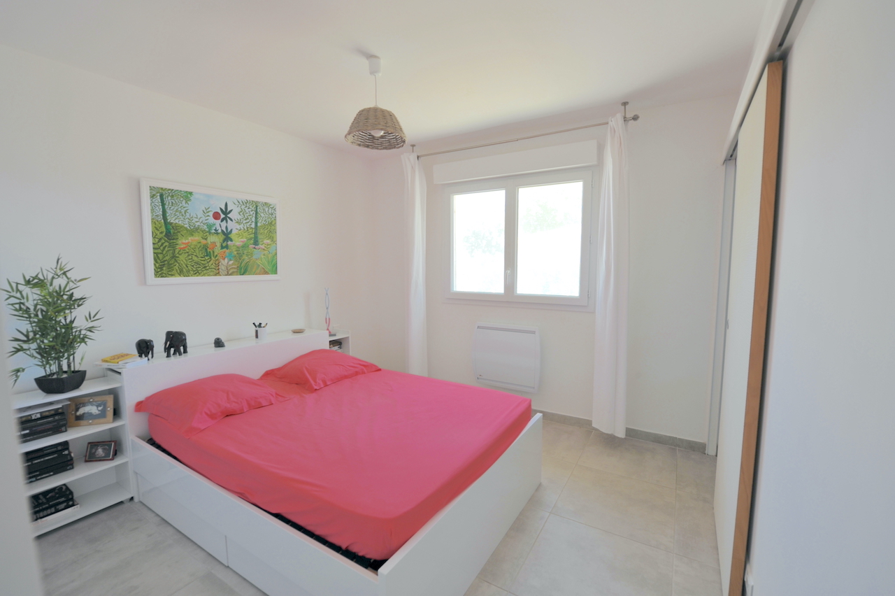 Périphérie de Porto-Vecchio, Villa T-4 RÉCENTE avec PISCINE. Périphérie de Porto-Vecchio, Villa T-4 RÉCENTE avec PISCINE.