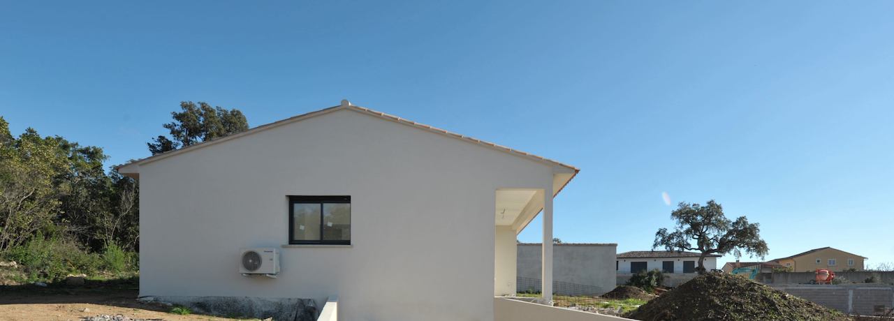 Ste Lucie de porto-Vecchio, à moins de 2 min. de la plage de Fautéa: VILLA T-4 NEUVE de plain-pied et PISCINABLE. Ste Lucie de porto-Vecchio, à moins de 2 min. de la plage de Fautéa: VILLA T-4 NEUVE de plain-pied et PISCINABLE.