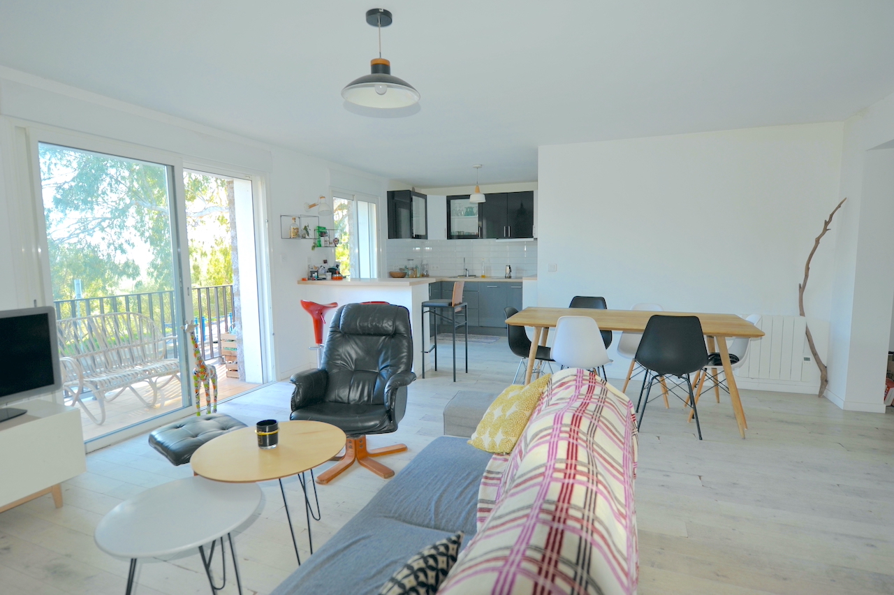Trinité de Porto-Vecchio: BEL APPARTEMENT T-3 lumineux en PARFAIT ÉTAT. Trinité de Porto-Vecchio: BEL APPARTEMENT T-3 lumineux en PARFAIT ÉTAT.
