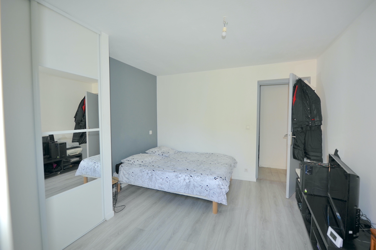 Trinité de Porto-Vecchio: BEL APPARTEMENT T-3 lumineux en PARFAIT ÉTAT. Trinité de Porto-Vecchio: BEL APPARTEMENT T-3 lumineux en PARFAIT ÉTAT.