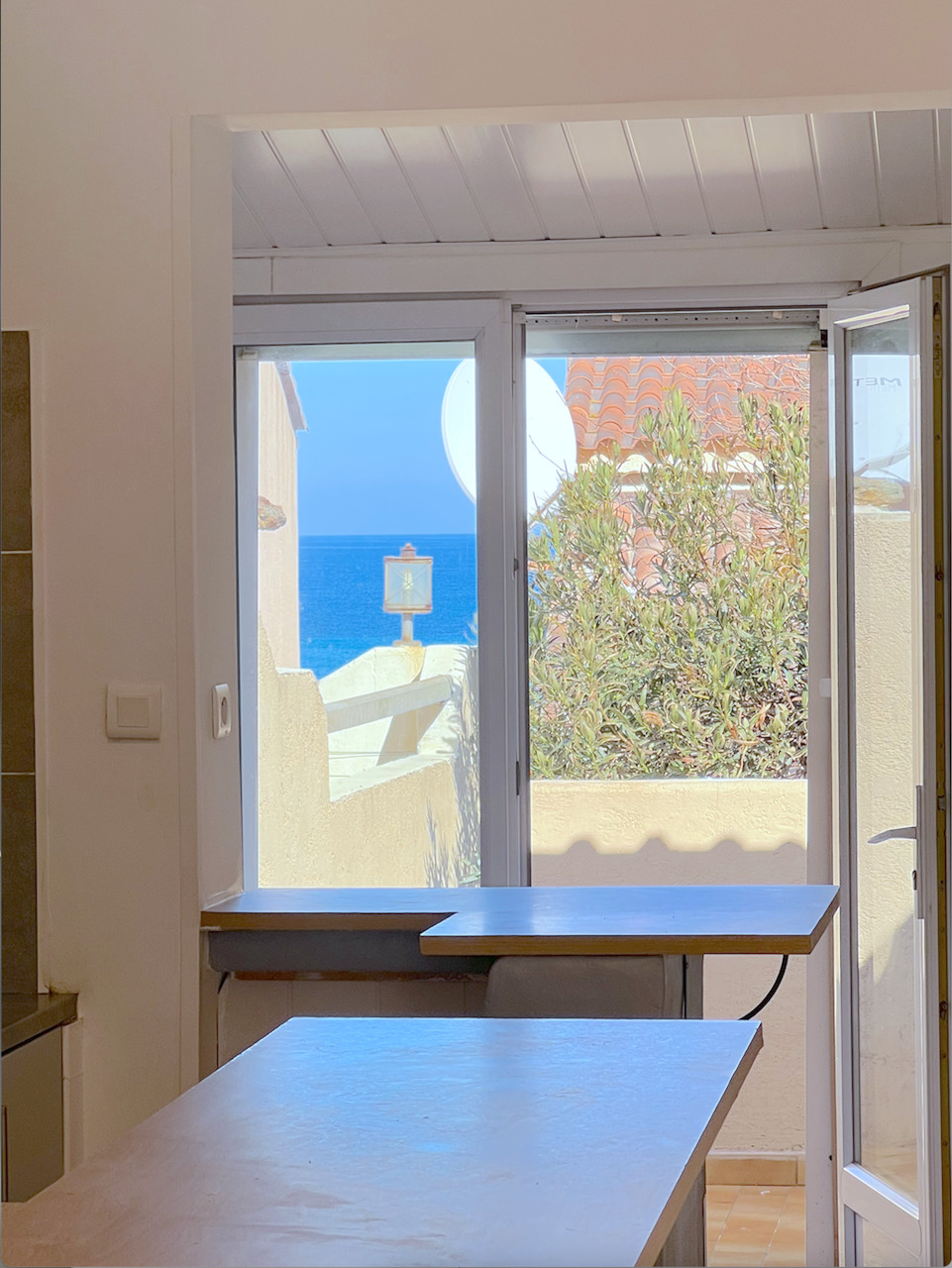 TARCO, Quartier marin du "Vieux Tarco", à moins de 100m. de la plage à pieds : MAISON T-3 avec POSSIBILITÉS D'EXTENSION et SURÉLÉVATION D'UN ÉTAGE AVEC VUE MER. TARCO, Quartier marin du "Vieux Tarco", à moins de 100m. de la plage à pieds : MAISON T-3 avec POSSIBILITÉS D'EXTENSION et SURÉLÉVATION D'UN ÉTAGE AVEC VUE MER.