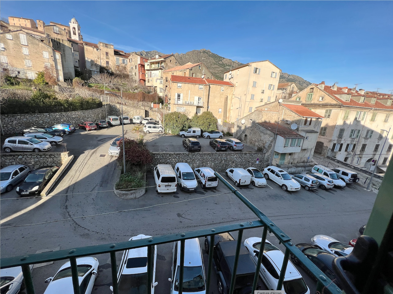 CORTE, Plein centre : IMMEUBLE de 4 étages composé d'un local commercial, 8 appartements (2 T-3 et 6 T-2), combles et caves. CORTE, Plein centre : IMMEUBLE de 4 étages composé d'un local commercial, 8 appartements (2 T-3 et 6 T-2), combles et caves.