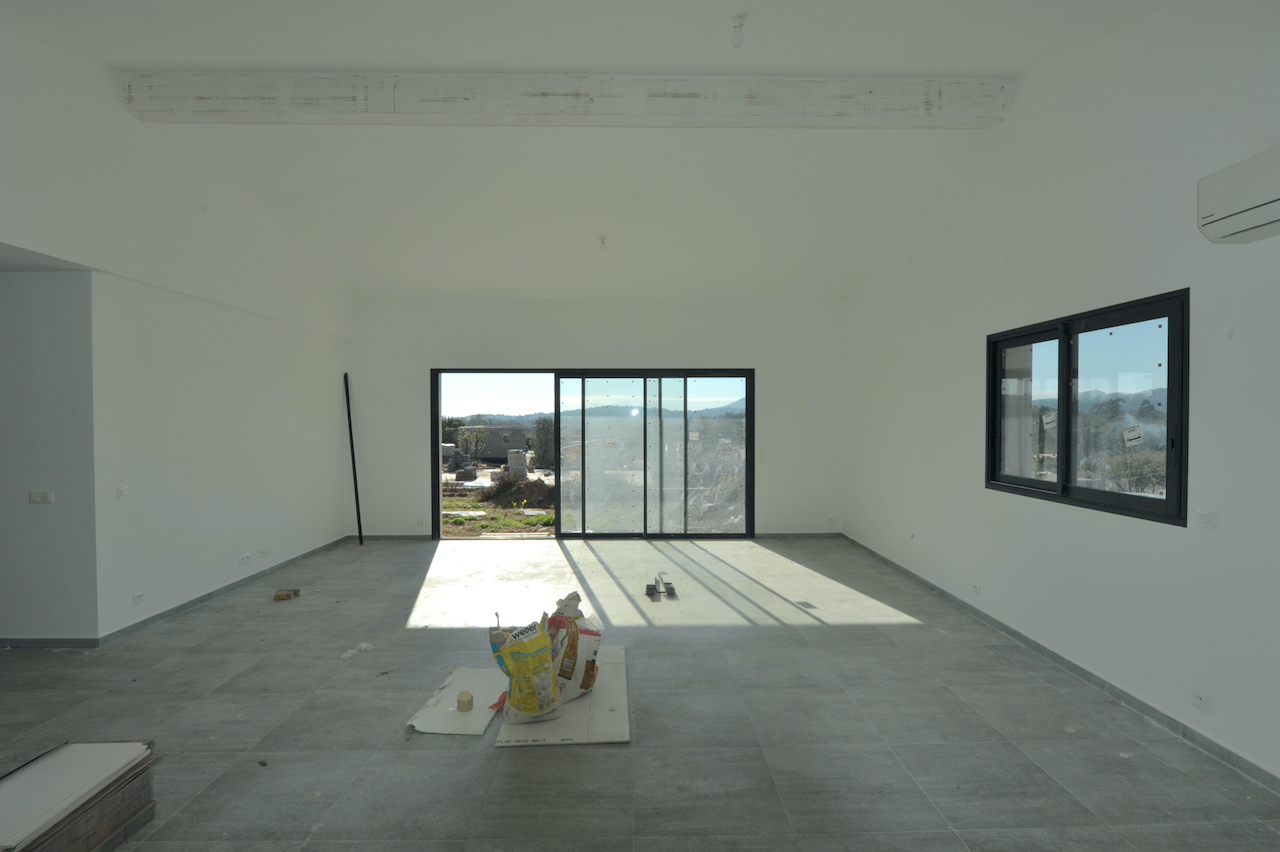 Ste Lucie de porto-Vecchio, à moins de 2 min. de la plage de Fautéa: VILLA T-4 NEUVE de plain-pied + niveau GARAGE. Ste Lucie de porto-Vecchio, à moins de 2 min. de la plage de Fautéa: VILLA T-4 NEUVE de plain-pied + niveau GARAGE.