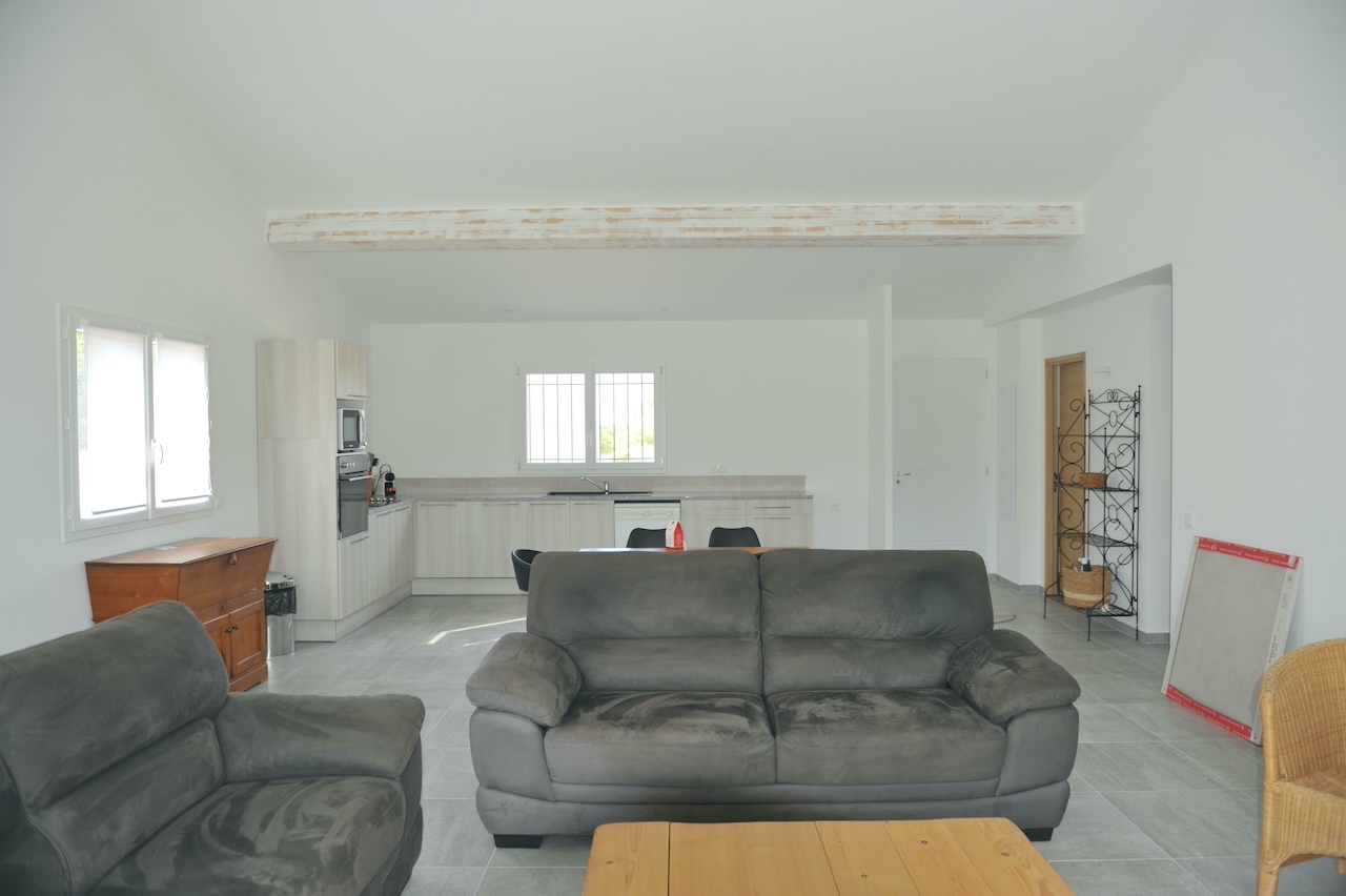Entre St Cyprien et Pinarello, VILLA T-4 NEUVE avec PISCINE et Cuisine extérieure/Pergola. Entre St Cyprien et Pinarello, VILLA T-4 NEUVE avec PISCINE et Cuisine extérieure/Pergola.