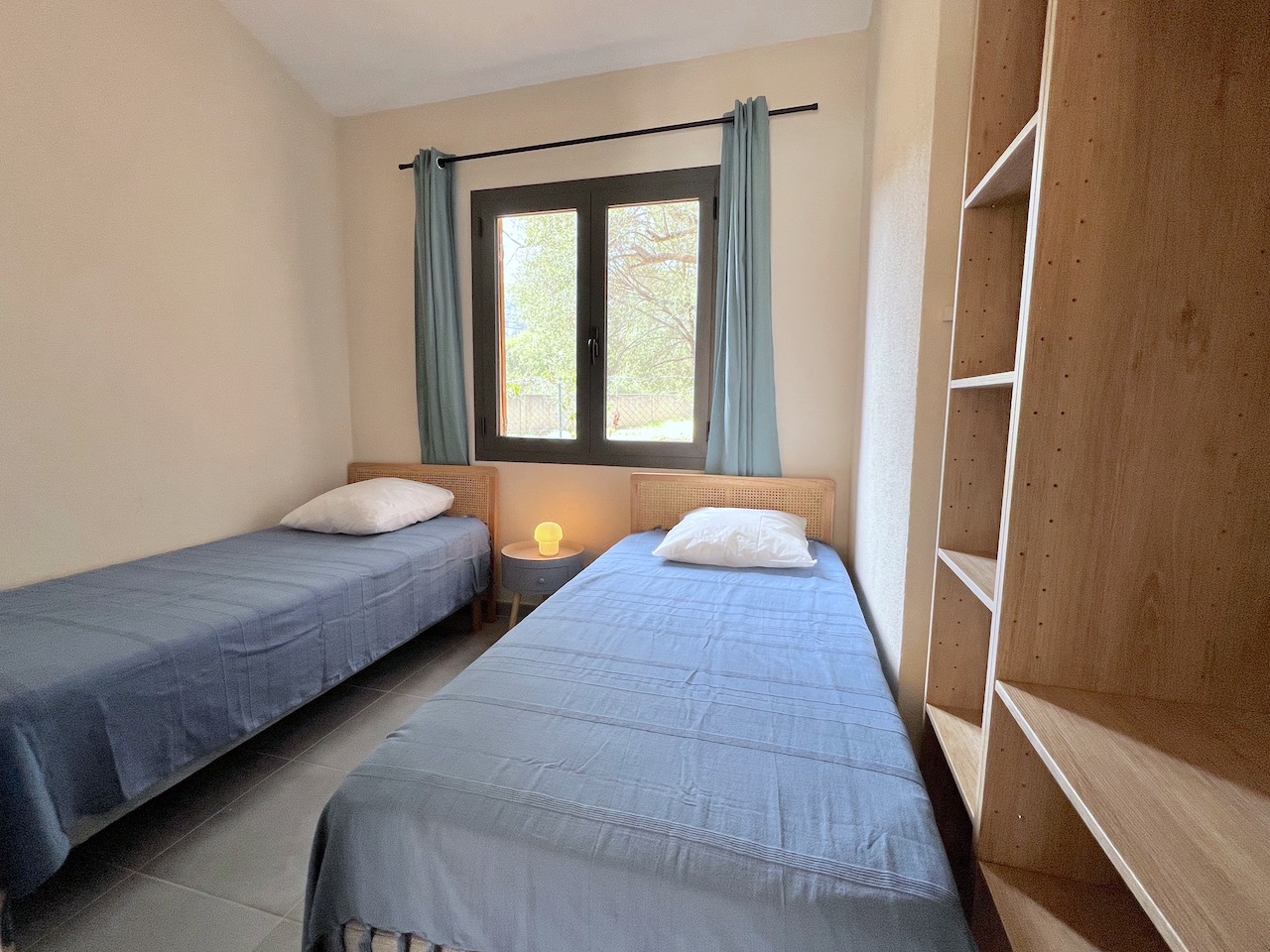 TARCO, à 400 m. de la plage à pied: ENSEMBLE IMMOBILIER composé de 14 BUNGALOWS T-3 , 4 APPARTEMENTS, 1 VILLA, PISCINE 14X7 ET POOL-HOUSE, GARAGES ET PARKING (OPTION POSSIBLE VILLA VUE MER + GARAGE et RESERVE FONCIÈRE). TARCO, à 400 m. de la plage à pied: ENSEMBLE IMMOBILIER composé de 14 BUNGALOWS T-3 , 4 APPARTEMENTS, 1 VILLA, PISCINE 14X7 ET POOL-HOUSE, GARAGES ET PARKING (OPTION POSSIBLE VILLA VUE MER + GARAGE et RESERVE FONCIÈRE).