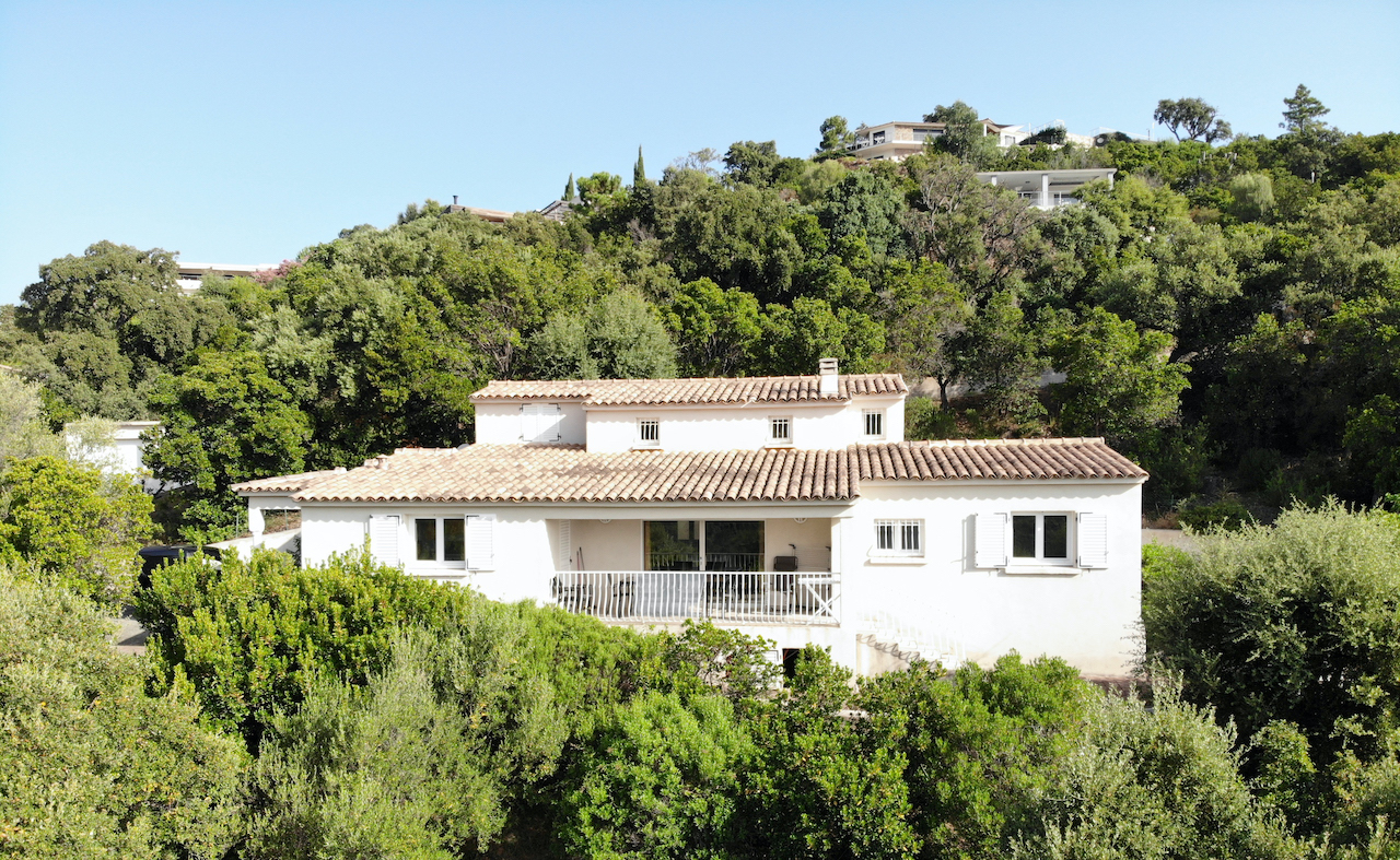 villa + garage + réserve foncière en option villa + garage + réserve foncière en option