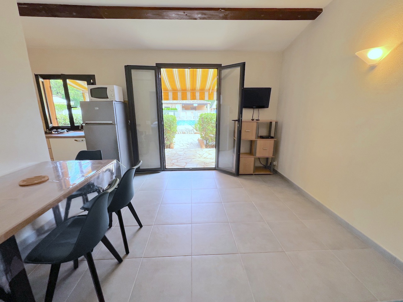 TARCO, à 400 m. de la plage à pied: ENSEMBLE IMMOBILIER composé de 14 BUNGALOWS T-3 , 4 APPARTEMENTS, 1 VILLA, PISCINE 14X7 ET POOL-HOUSE, GARAGES ET PARKING (OPTION POSSIBLE VILLA VUE MER + GARAGE et RESERVE FONCIÈRE). TARCO, à 400 m. de la plage à pied: ENSEMBLE IMMOBILIER composé de 14 BUNGALOWS T-3 , 4 APPARTEMENTS, 1 VILLA, PISCINE 14X7 ET POOL-HOUSE, GARAGES ET PARKING (OPTION POSSIBLE VILLA VUE MER + GARAGE et RESERVE FONCIÈRE).
