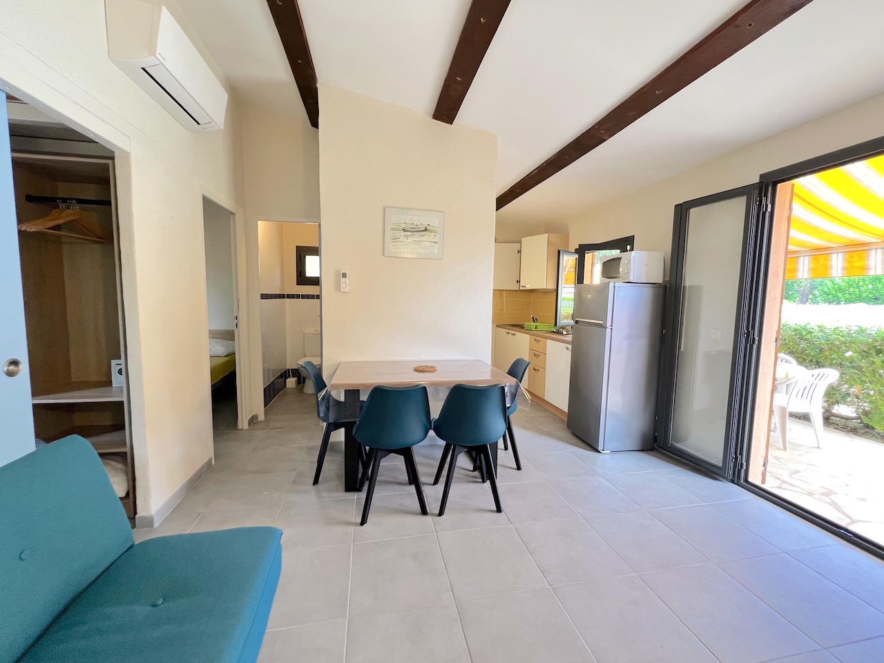 TARCO, à 400 m. de la plage à pied: ENSEMBLE IMMOBILIER composé de 14 BUNGALOWS T-3 , 4 APPARTEMENTS, 1 VILLA, PISCINE 14X7 ET POOL-HOUSE, GARAGES ET PARKING (OPTION POSSIBLE VILLA VUE MER + GARAGE et RESERVE FONCIÈRE). TARCO, à 400 m. de la plage à pied: ENSEMBLE IMMOBILIER composé de 14 BUNGALOWS T-3 , 4 APPARTEMENTS, 1 VILLA, PISCINE 14X7 ET POOL-HOUSE, GARAGES ET PARKING (OPTION POSSIBLE VILLA VUE MER + GARAGE et RESERVE FONCIÈRE).