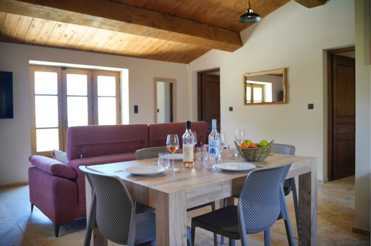 FAUTÉA: Dans résidence sécurisée, BERGERIE MEUBLÉE et ÉQUIPÉE VUE MER avec PISCINE CHAUFFÉE ET CUISINE D'ÉTÉ, ACCÉS PRIVATIF ET SÉCURISÉ À LA PLAGE. FAUTÉA: Dans résidence sécurisée, BERGERIE MEUBLÉE et ÉQUIPÉE VUE MER avec PISCINE CHAUFFÉE ET CUISINE D'ÉTÉ, ACCÉS PRIVATIF ET SÉCURISÉ À LA PLAGE.
