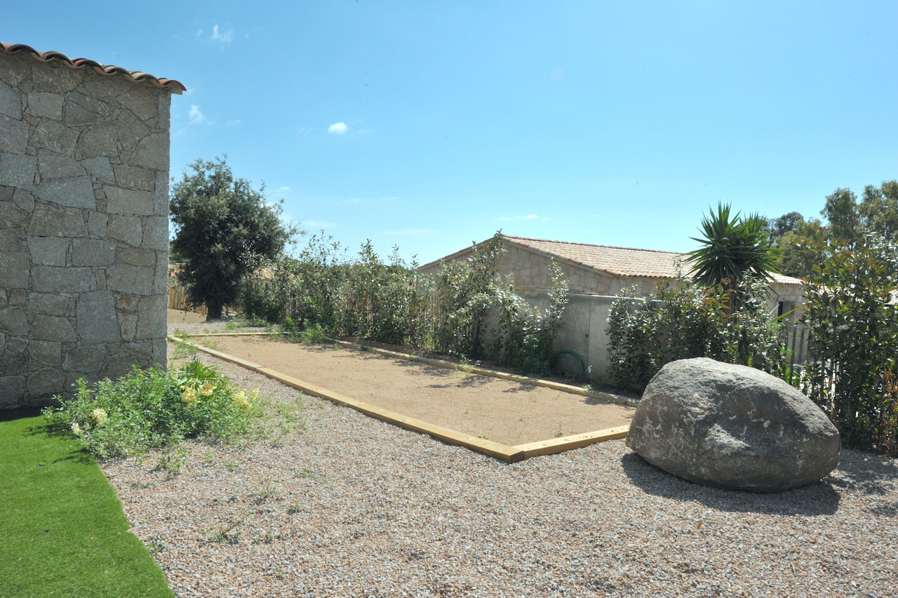 Idéalement placée entre St Cyprien et Pinarello, BERGERIE T-3 NEUVE avec PISCINE et CUISINE d'ÉTÉ sur terrain paysagé (POSSIBILITÉ T-4: ANNEXE CHAMBRE SUPPLÉMENTAIRE). Idéalement placée entre St Cyprien et Pinarello, BERGERIE T-3 NEUVE avec PISCINE et CUISINE d'ÉTÉ sur terrain paysagé (POSSIBILITÉ T-4: ANNEXE CHAMBRE SUPPLÉMENTAIRE).