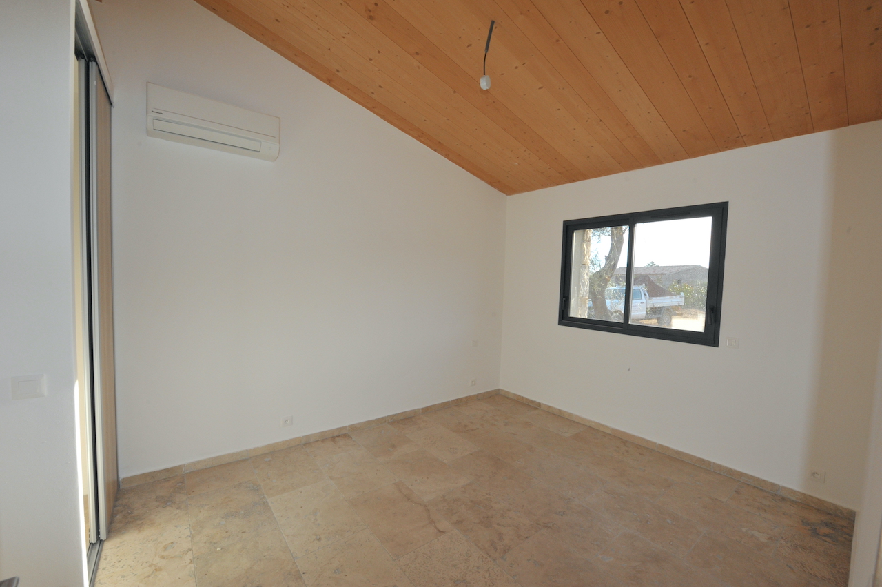 Idéalement placée entre St Cyprien et Pinarello, BERGERIE T-3 NEUVE avec PISCINE et CUISINE d'ÉTÉ sur terrain paysagé (POSSIBILITÉ T-4: ANNEXE CHAMBRE SUPPLÉMENTAIRE). Idéalement placée entre St Cyprien et Pinarello, BERGERIE T-3 NEUVE avec PISCINE et CUISINE d'ÉTÉ sur terrain paysagé (POSSIBILITÉ T-4: ANNEXE CHAMBRE SUPPLÉMENTAIRE).