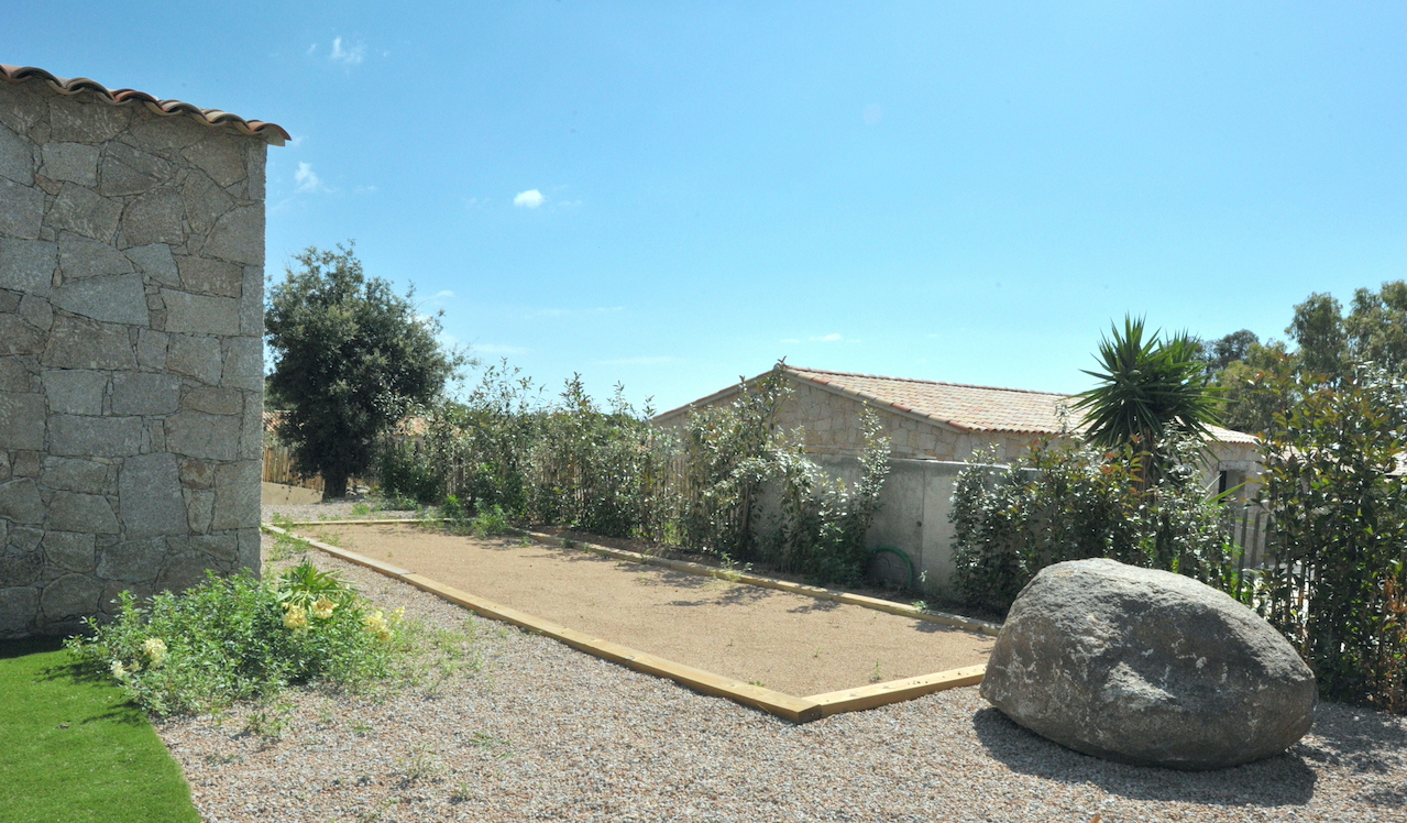 Idéalement placée entre St Cyprien et Pinarello, BERGERIE T-3 NEUVE avec PISCINE et CUISINE d'ÉTÉ sur terrain paysagé (POSSIBILITÉ T-4: ANNEXE CHAMBRE SUPPLÉMENTAIRE). Idéalement placée entre St Cyprien et Pinarello, BERGERIE T-3 NEUVE avec PISCINE et CUISINE d'ÉTÉ sur terrain paysagé (POSSIBILITÉ T-4: ANNEXE CHAMBRE SUPPLÉMENTAIRE).