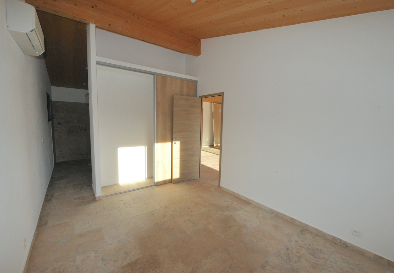 Idéalement placée entre St Cyprien et Pinarello, BERGERIE T-3 NEUVE avec PISCINE et CUISINE d'ÉTÉ sur terrain paysagé (POSSIBILITÉ T-4: ANNEXE CHAMBRE SUPPLÉMENTAIRE). Idéalement placée entre St Cyprien et Pinarello, BERGERIE T-3 NEUVE avec PISCINE et CUISINE d'ÉTÉ sur terrain paysagé (POSSIBILITÉ T-4: ANNEXE CHAMBRE SUPPLÉMENTAIRE).