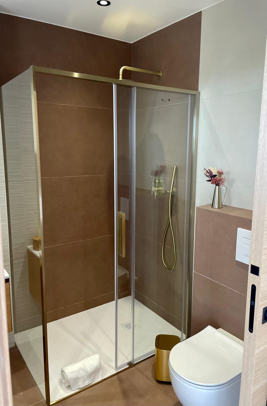 SOLENZARA: BERGERIE T-4 NEUVE AVEC PISCINE, VUE MER PANORAMIQUE. SOLENZARA: BERGERIE T-4 NEUVE AVEC PISCINE, VUE MER PANORAMIQUE.