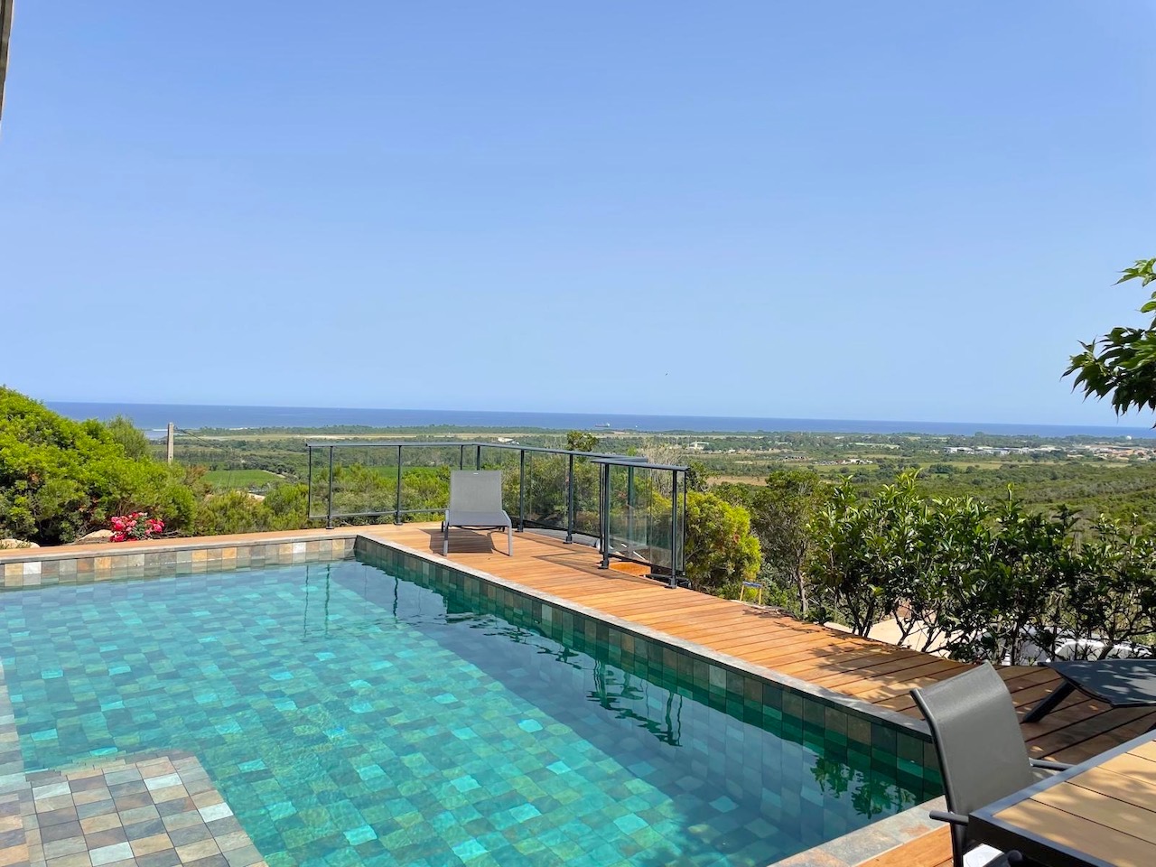SOLENZARA: BERGERIE T-4 ENTIÈREMENT RÉNOVÉE EN 2023 avec PISCINE, VUE MER PANORAMIQUE. SOLENZARA: BERGERIE T-4 ENTIÈREMENT RÉNOVÉE EN 2023 avec PISCINE, VUE MER PANORAMIQUE.