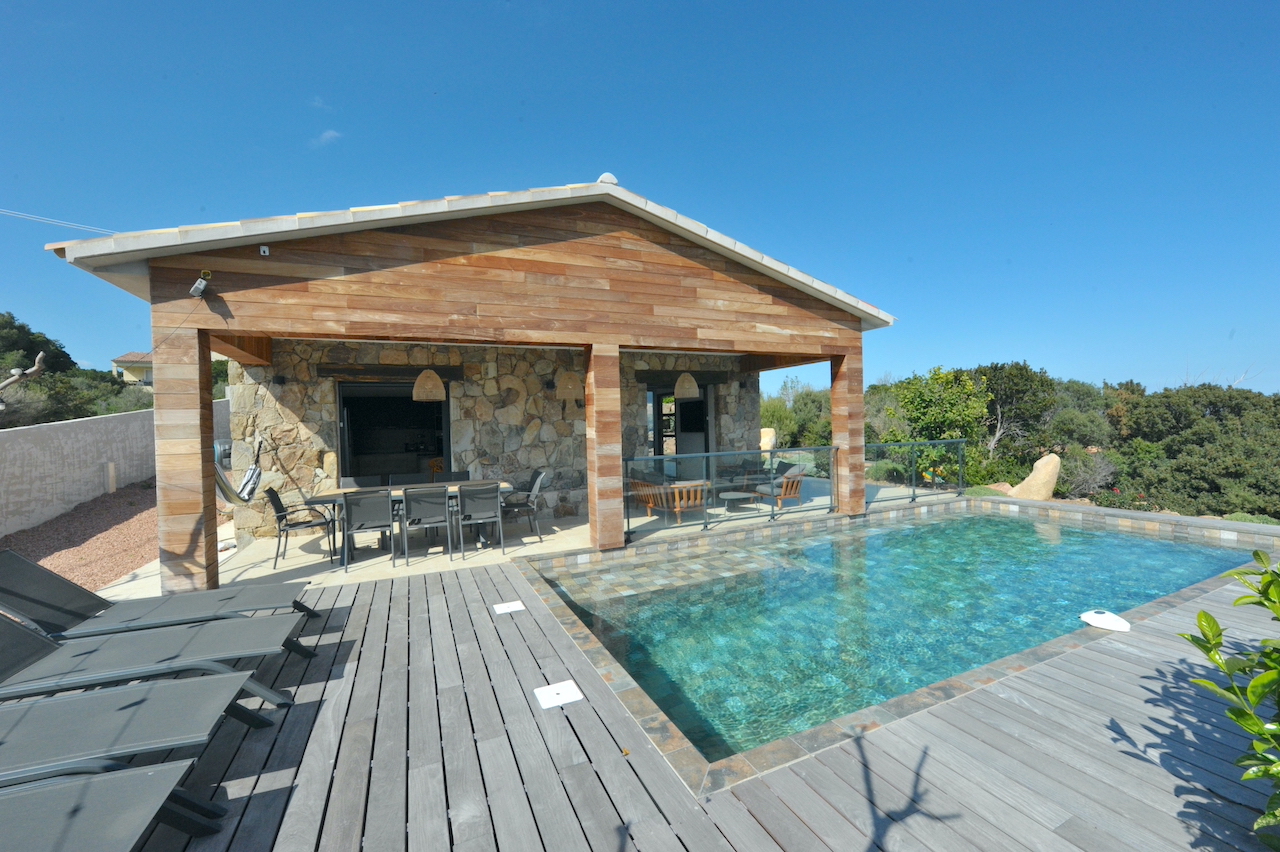 SOLENZARA: BERGERIE T-4 ENTIÈREMENT RÉNOVÉE EN 2023 avec PISCINE, VUE MER PANORAMIQUE. SOLENZARA: BERGERIE T-4 ENTIÈREMENT RÉNOVÉE EN 2023 avec PISCINE, VUE MER PANORAMIQUE.