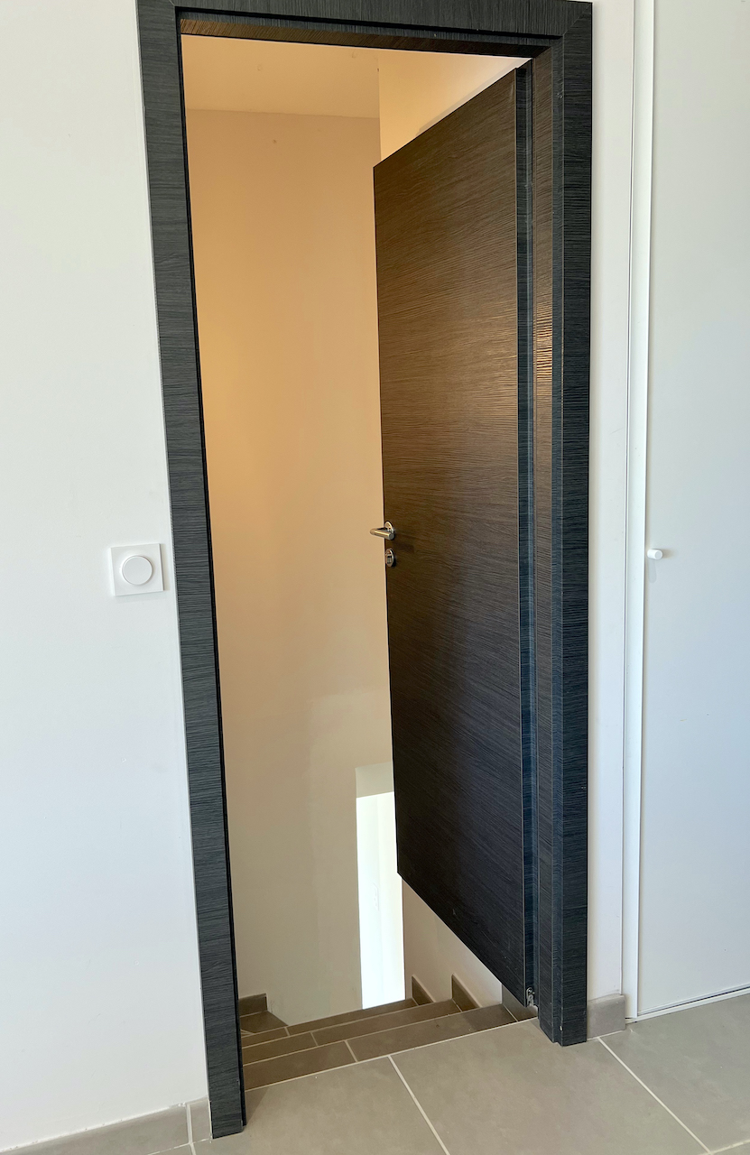 Tarco: A 300m. de la plage à pied, VILLA RÉCENTE T-4 TRÈS BELLE VUE MER ET MONTAGNE, studio en rez-de jardin, PISCINABLE.