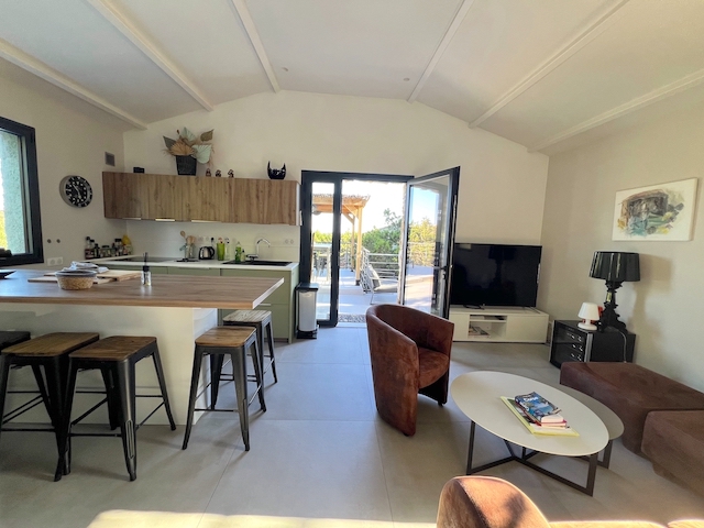 BOCCA DEL ORO, dominant les plages de Santa Giulia et Palombaggia: BERGERIE RÉNOVÉE VUE MER composée de 3 MODULES D'HABITATION INDÉPENDANTS (T-3 ET 2 SUITES), PISCINE. PROPRIÉTÉ DE RAPPORT (RENDEMENT NET 5%) + POTENTIEL DE 240M² EXTENSION.