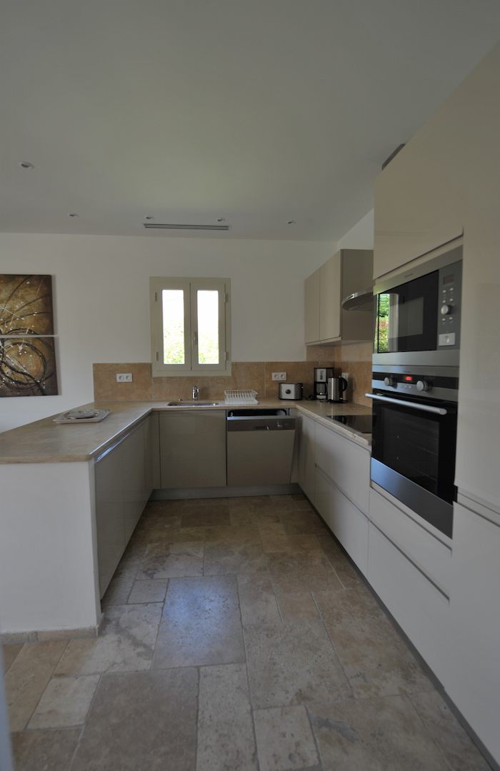 Entre Ste Lucie de Porto-Vecchio et Fautéa: Villa type 4 NEUVE avec option piscine possible. Entre Ste Lucie de Porto-Vecchio et Fautéa: Villa type 4 NEUVE avec option piscine possible.