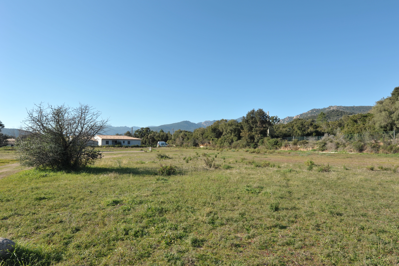 Terrain à bâtir VIABILISÉ entre Ste Lucie de Porto-Vecchio et Fautéa.